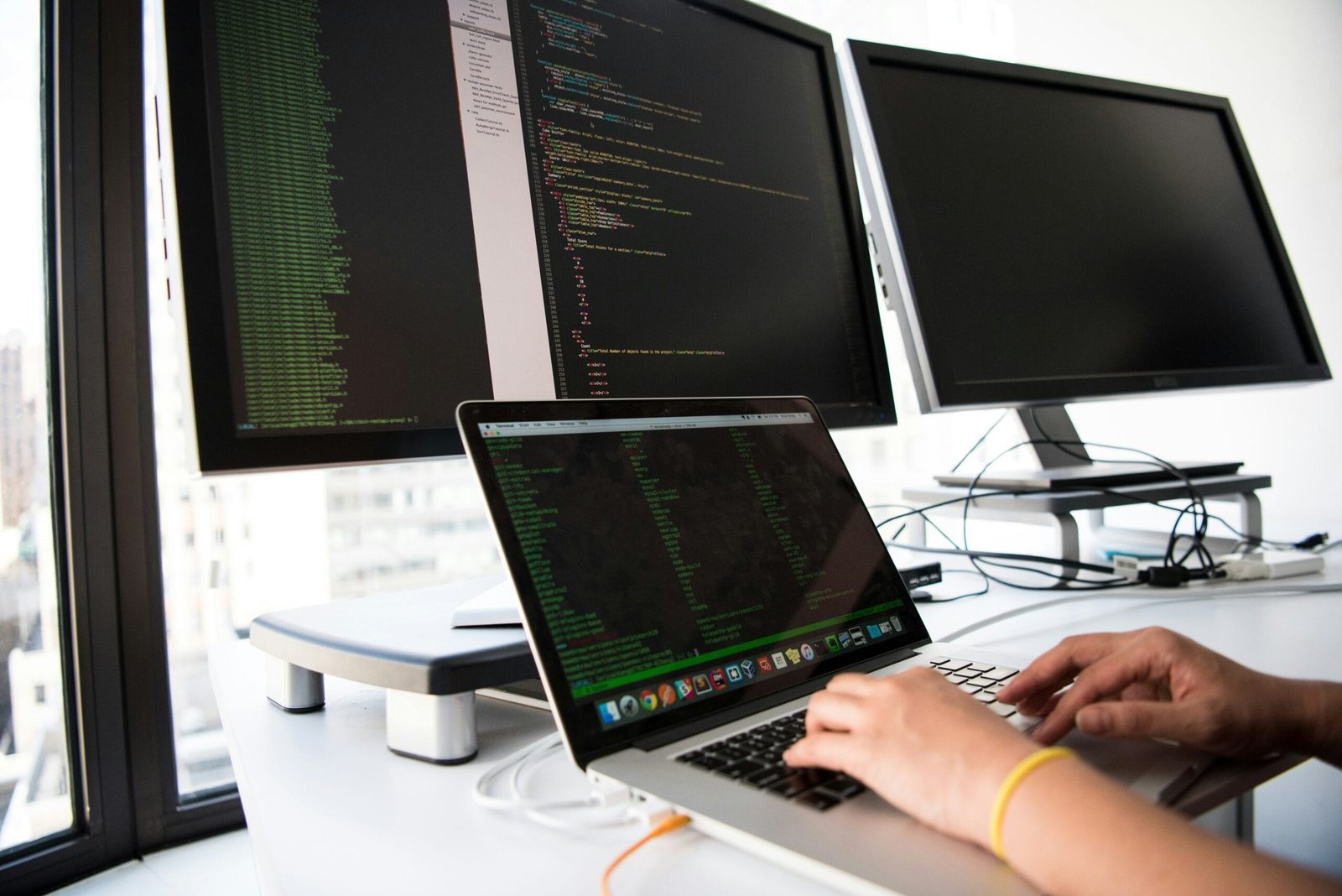 Unlocking Potential: The Advantages and Benefits of Outsourcing Your Need for a .NET Developer
